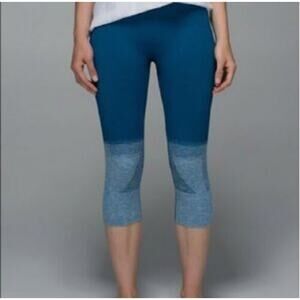 Lululemon Seamlessly Street Crop Leggings Blue Ombre SZ 6